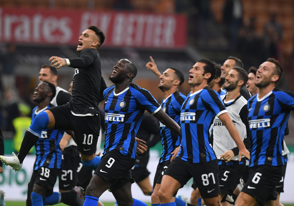 韦世豪：比赛尾声的点球太牵强，染红发为了在假期换个心情