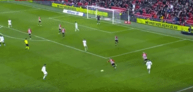 为什么外野传球首选低平弹跳球