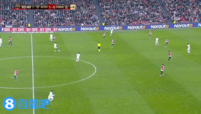 态度成谜！字母哥力挺留队又赞库里，美杨毅：别让他和库里联手